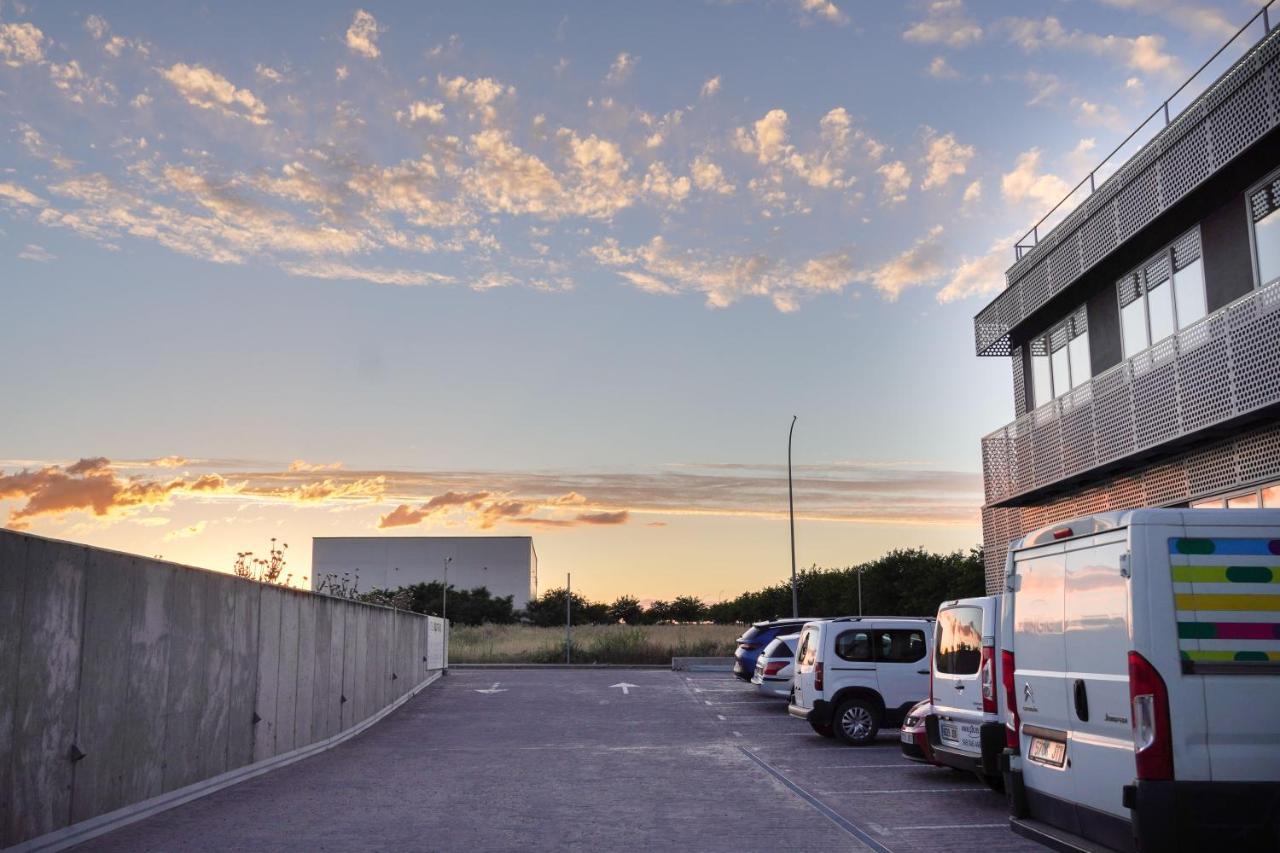 Alda Route 42 Hotel Illescas Bagian luar foto
