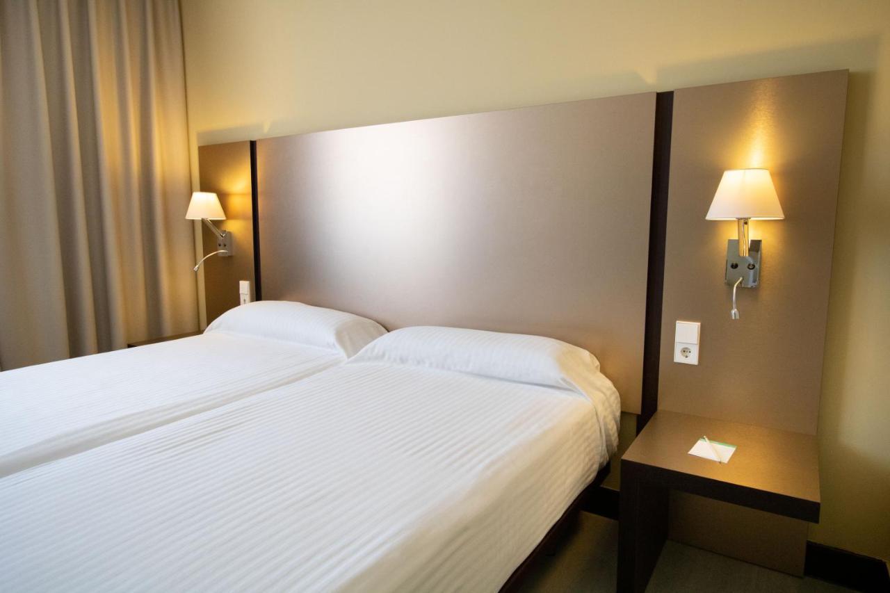 Alda Route 42 Hotel Illescas Bagian luar foto